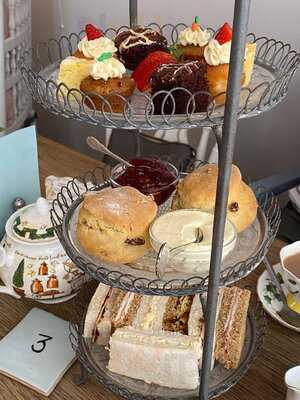 Poppy's Vintage Tea Room