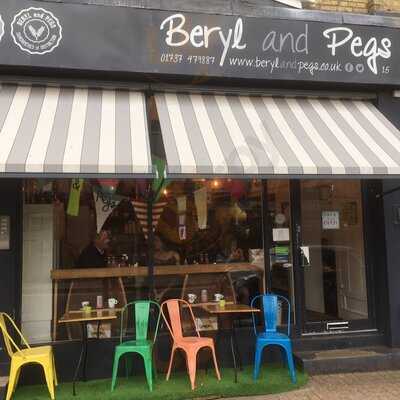 Beryl And Pegs