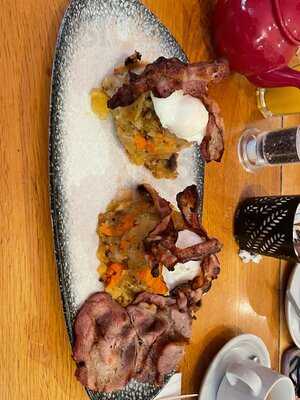 Okka Cafe & Restaurant