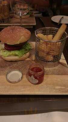 Outsidein Restaurant & Talk Bar