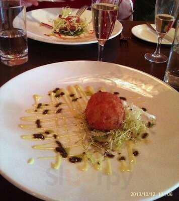 Outsidein Restaurant & Talk Bar