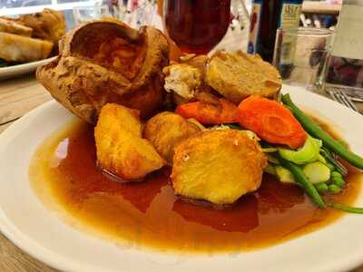 The Dog And Pheasant