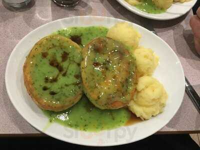 Star Cafe Pie & Mash