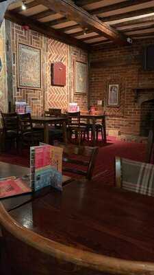 The Battesford Court - Photo 8