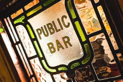 Three Horseshoes Inn