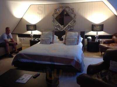 White Horse Romsey Afternoon Tea