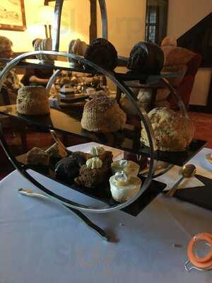 White Horse Romsey Afternoon Tea