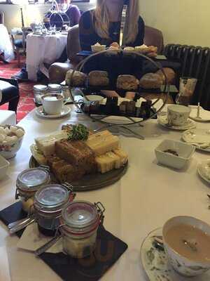 White Horse Romsey Afternoon Tea