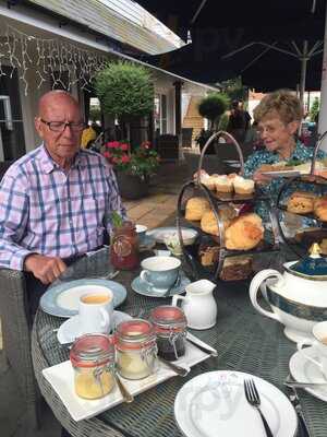 White Horse Romsey Afternoon Tea