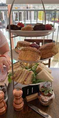 Elsie May's Electric Lounge: Cafe & Bakery