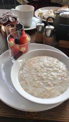 Elsie May's Electric Lounge: Cafe & Bakery