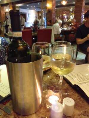 Nonno's Restaurant, Pizzeria & Bar