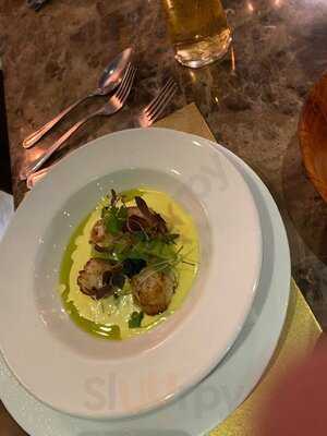 Nonno's Restaurant, Pizzeria & Bar