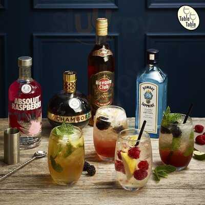 Riverside Table Table