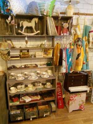 Lisa's Vintage Tea Room