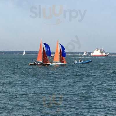 Gigi Bakery Tea Room & Seafood Restaurant