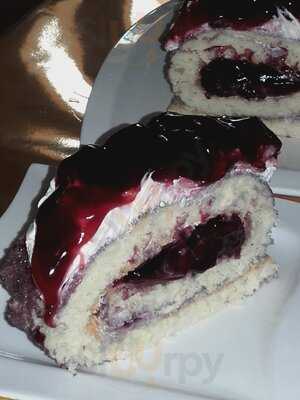 Gigi Bakery Tea Room & Seafood Restaurant