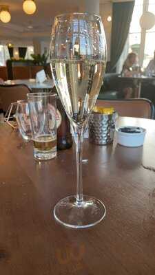 Element Bar & Kitchen