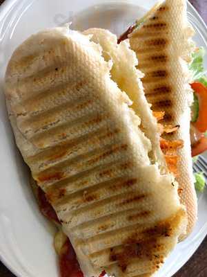 She She's Continental Sandwich Bar