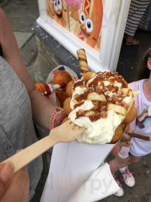 The Dog And Waffle, Looe