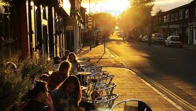 Oak Hall & Cocktail Bar