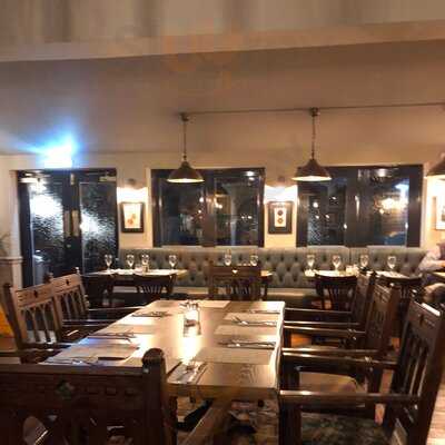 The King's Arms And Royal Hotel