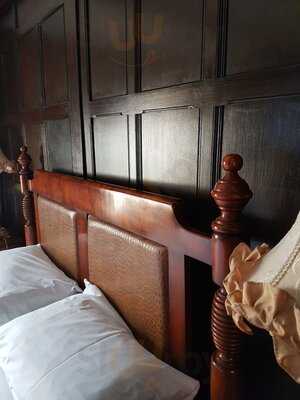 The King's Arms And Royal Hotel