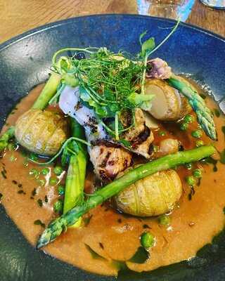 The King's Arms And Royal Hotel