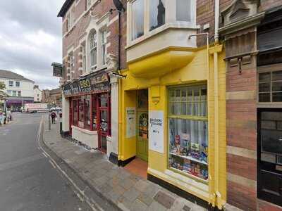 Famous Pizza & Bbq House