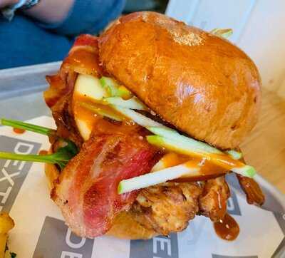 Dexter Burger @ The Pendleton