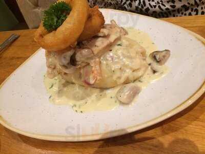 The Elk Bistro & Wine Bar