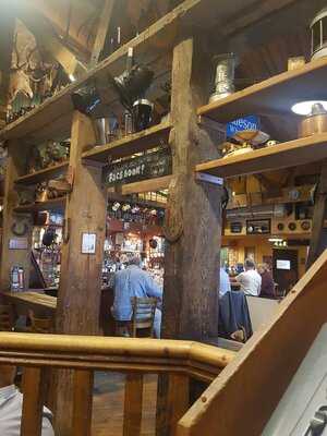 Groucho's On The Square