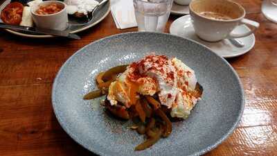 Riverhill Courtyard Restaurant & Bar