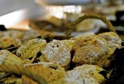 Leona's Tea Room & Bakery