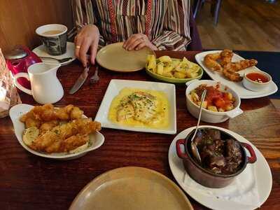 La Barca Spanish Tapas & Wine Bar