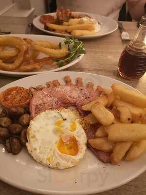 Restaurant At The Castle Of Brecon Hotel