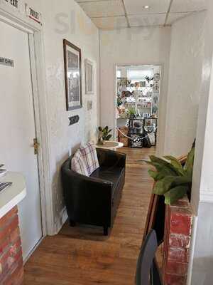 Three Beans & A Tea Leaf