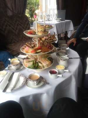 19th Hole Bar & Grill