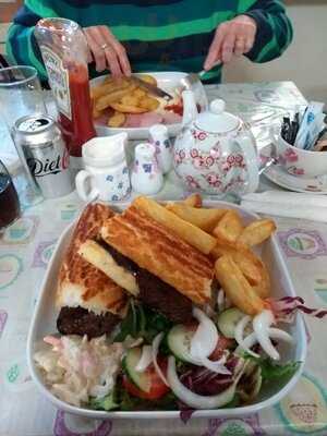 Tarpots Pie And Mash