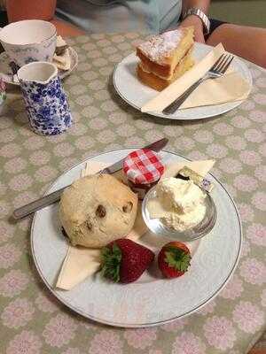 Tarpots Pie And Mash