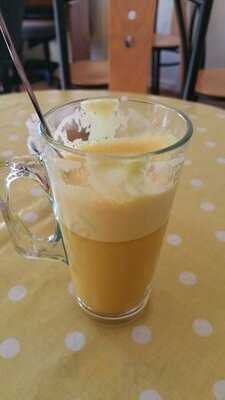 Pink Parrot Juice & Coffee Bar