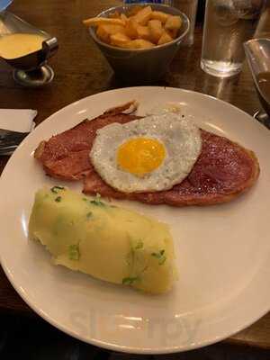 The Deerstalker Bar & Bistro