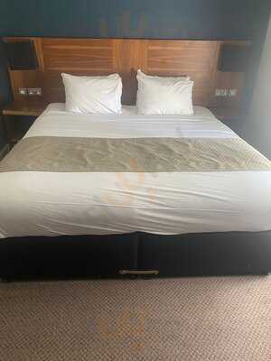 The White Hart Hotel At Hook