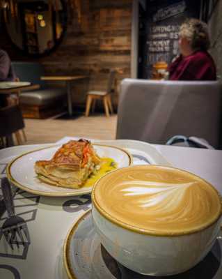 Muffin Break Redhill