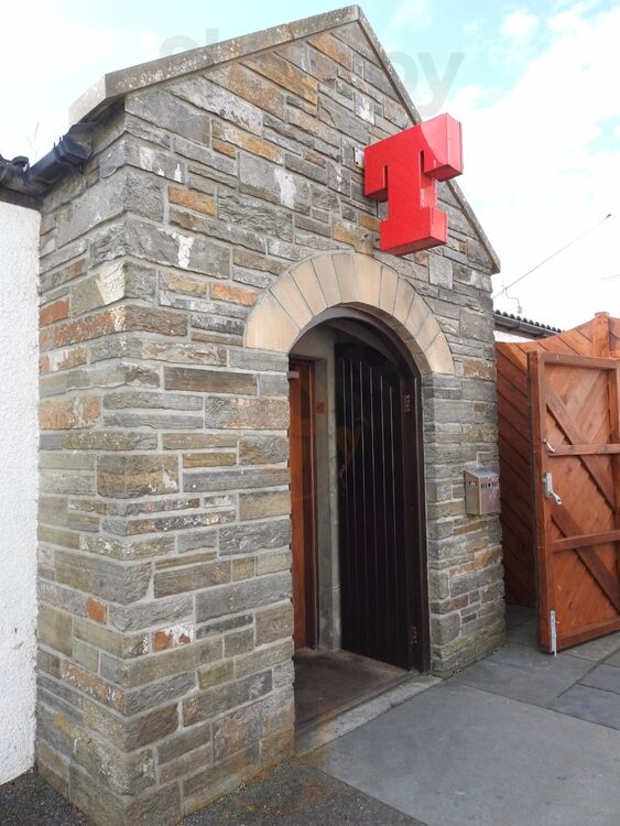 The Auld Motor Hoose