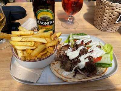 Tradewinds Beach Cafe