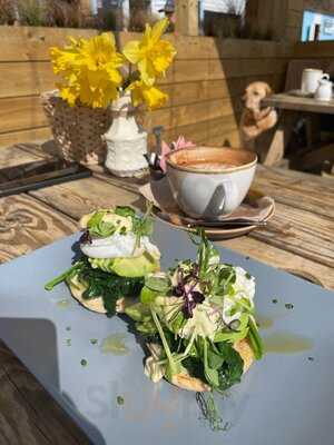 Tradewinds Beach Cafe