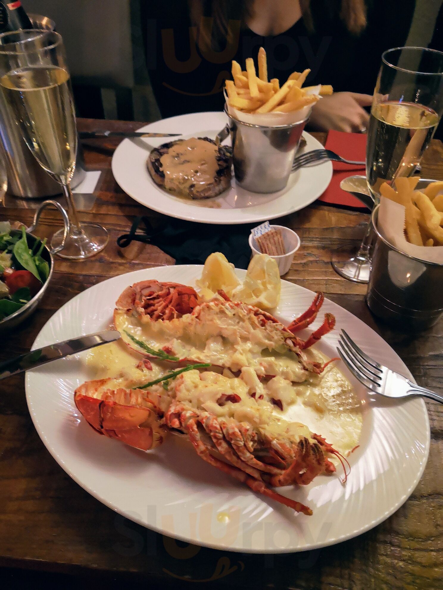 Frank's Restaurant & Mussel Bar