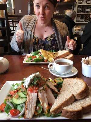 Benjamin's Deli & Cafe