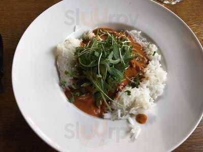 George's Hall Bar & Grill